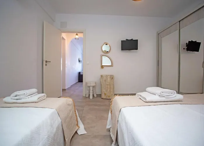 Sunlight Seaview Alina & Cathrin My Journey Ornos (Mykonos)